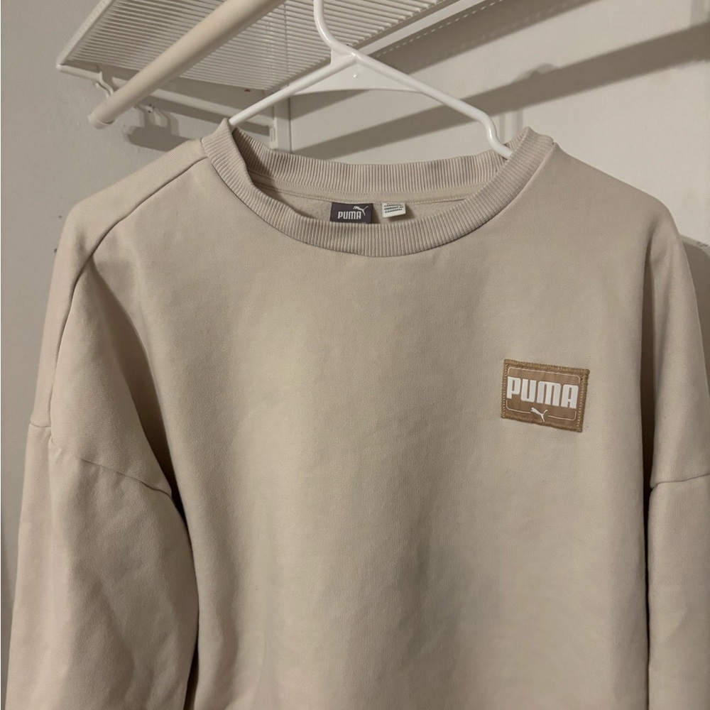Puma cream colored crewneck, Size XL